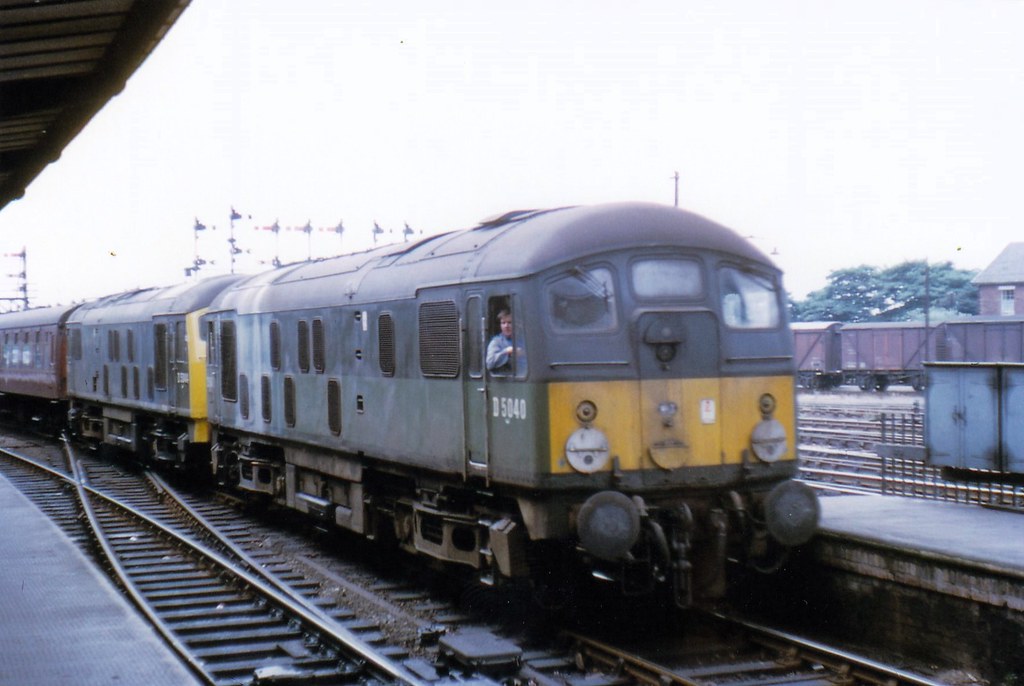 A pair of BR Sulzer Type 2s arriving at Preston on 3rd August 1968, with two-tone-green D5040 leading D5044. This was the last day of regular steam on BR.