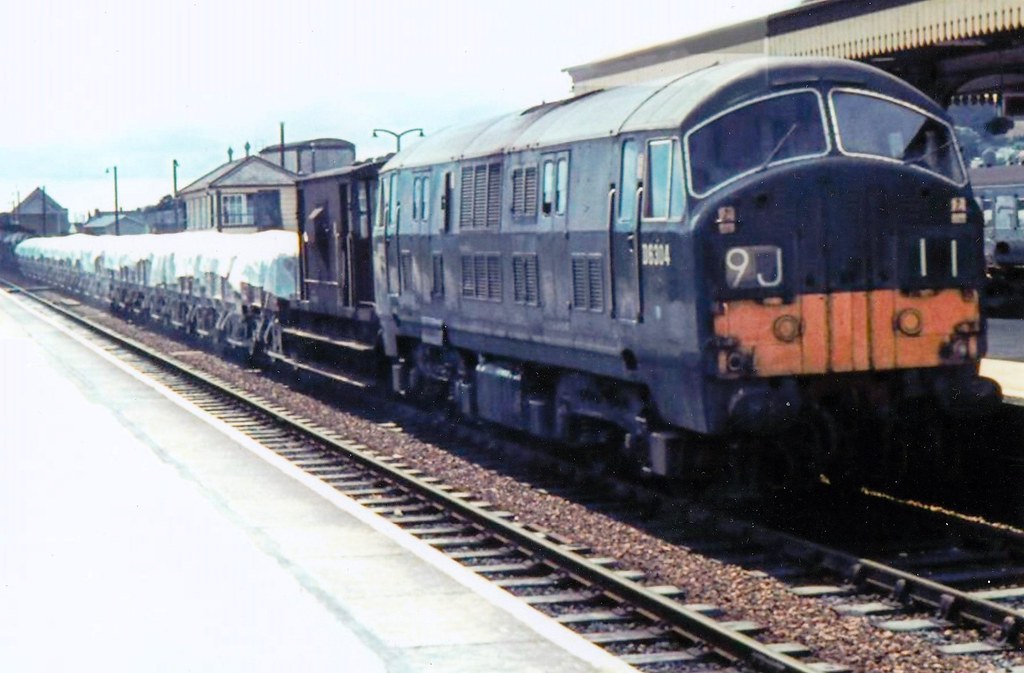 North British Class 22 diesel-hydraulic D6304 on a china clay train at Par.