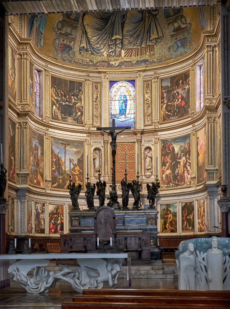 Altar and Apse of Cattedrale di Pisa