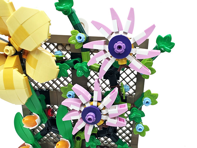 LEGO Flower Trellis Display (40683)