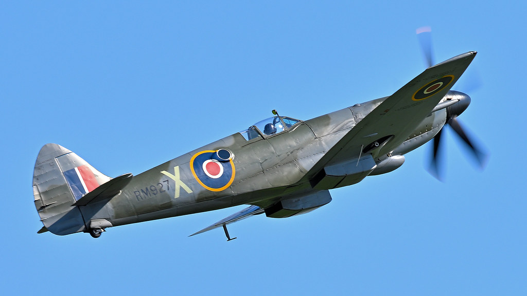 Supermarine Spitfire FR.XIVe G-SXIV RAF RM927