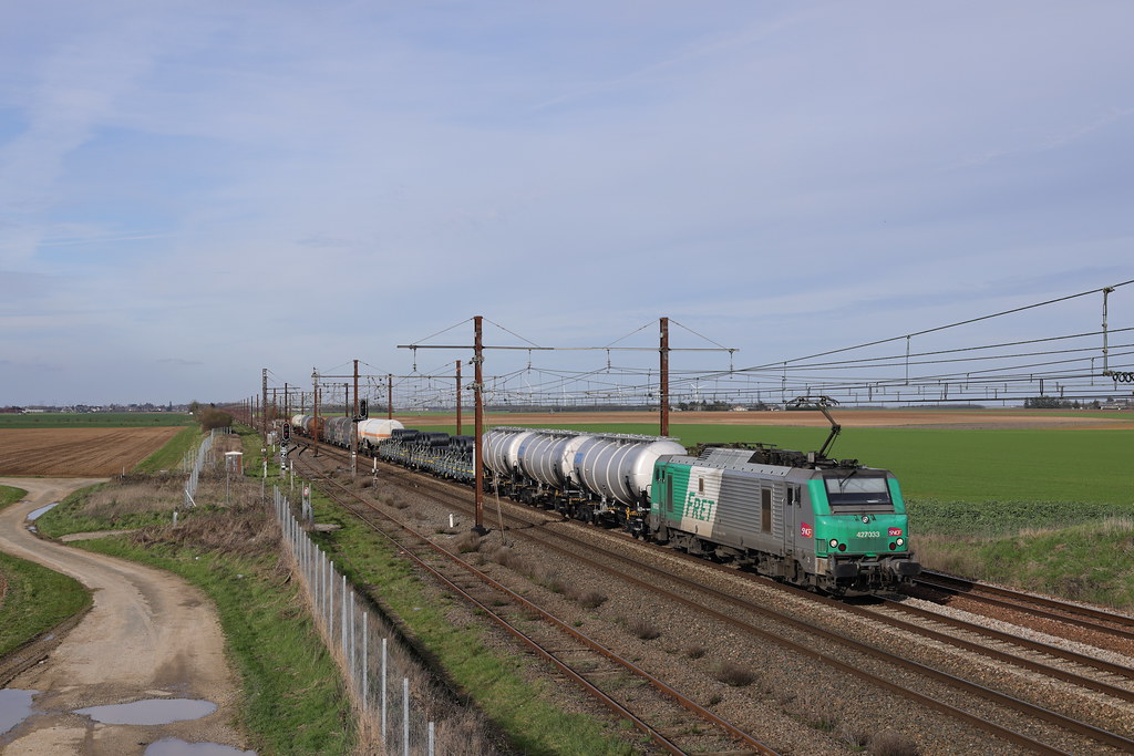 Barnmainville: SNCF Class BB 27000 & 489707