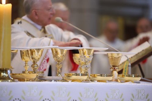 Msza Krzyżma Świętego - rozpoczęcie Kongresu Eucharystycznego w Sanktuarium św. Jana Pawła II w Krakowie 28.03.2024 r.