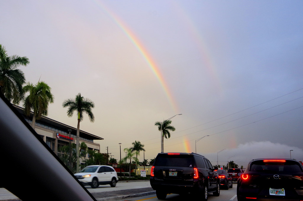 A Florida, Red light snap comes with a Rainbow.