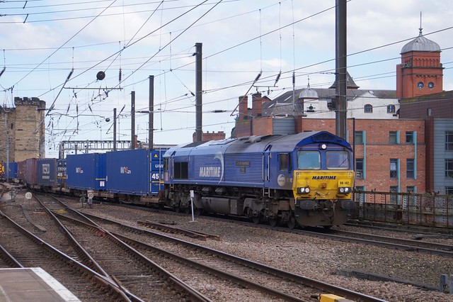 DB Cargo Class 66 (66142) at Newcastle Central