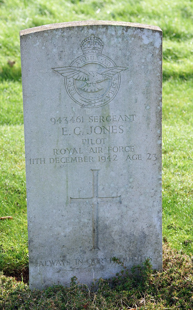 E.C. Jones, Royal Air Force, 1942, War Grave, Aylesbury