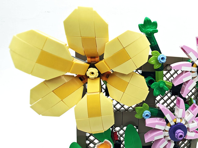 LEGO Flower Trellis Display (40683)