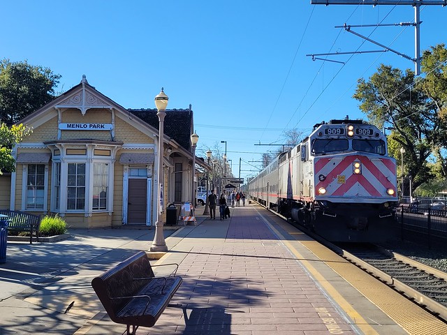 909 at Menlo Park with a San Jose bound CalTrain on 16th March 2024