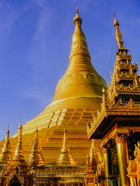 Shwedagon Pagoda 150101.01