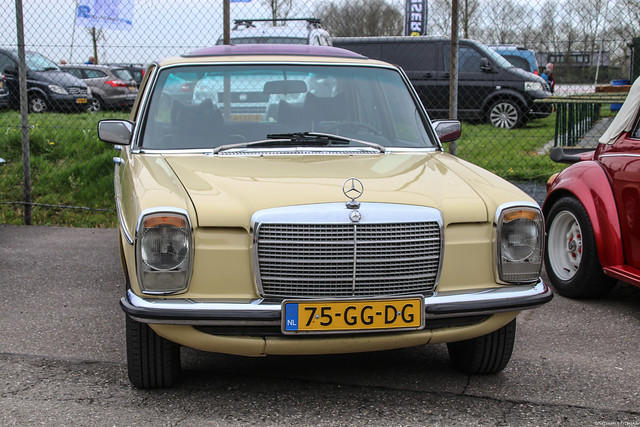 1974 Mercedes-Benz 230 - 75-GG-DG