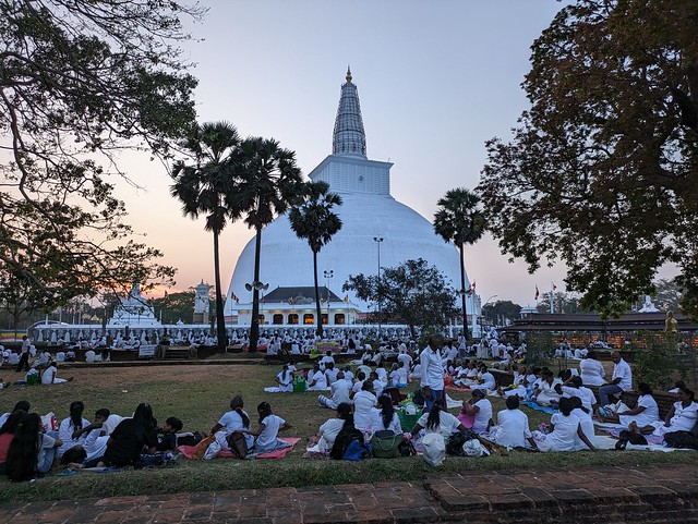 Pilgrims at the Ruwanweli Maha Seya Stupa - Anuradhapura, Sri Lanka