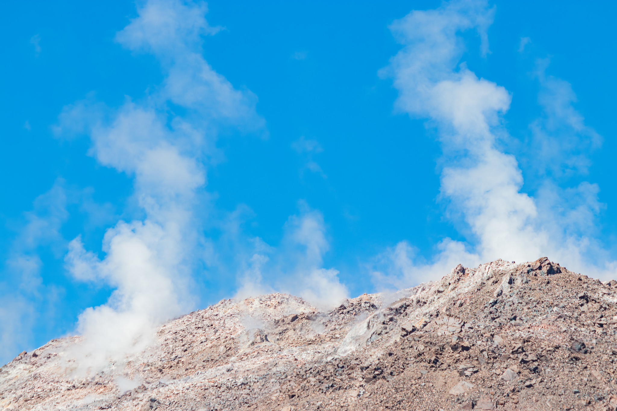 Le volcan Chaitén est actif au Chili dans le parc Pumalin