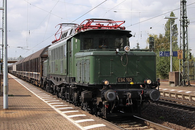 BEM E 94 192 mit DGS 75715 in Groß-Gerau(23.9.11)
