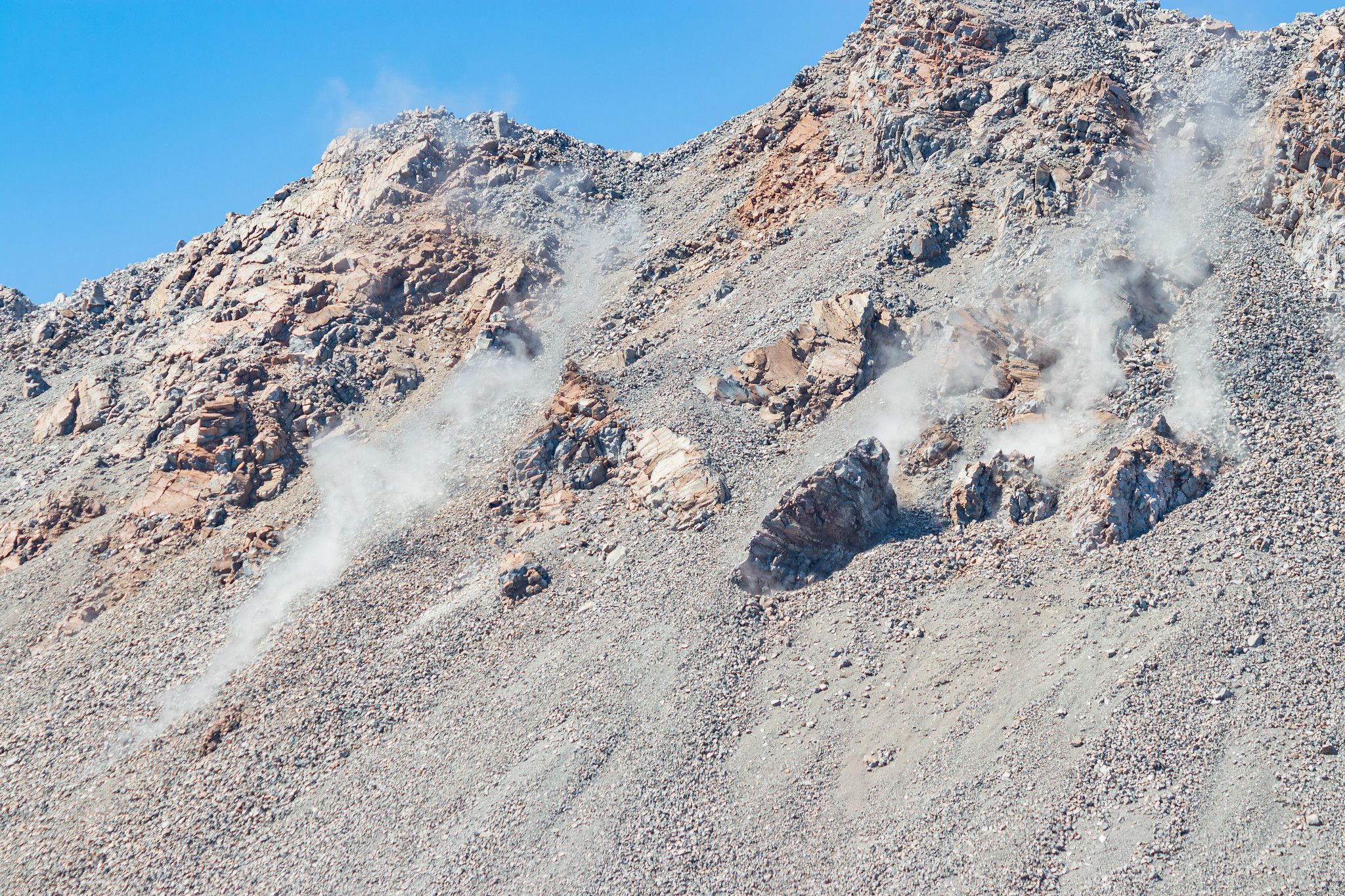 Le volcan Chaitén est actif au Chili dans le parc national Pumalin