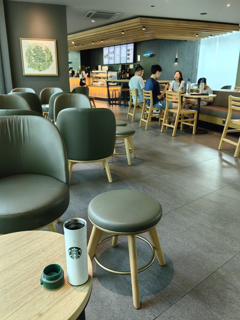 美式黑咖啡 Americano rm$6.40 @ Starbucks The Glades in Subang Putra Heights