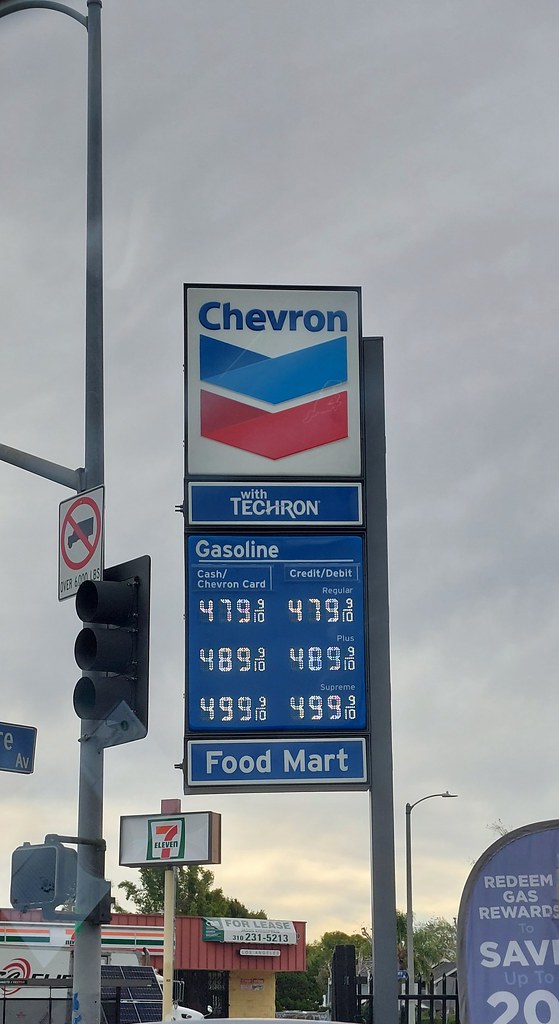Chevron - 655 N Rossmore Ave, Los Angeles, CA 90004, Unite… | Flickr