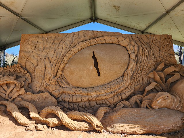 Qantassaurus intrepidus sand sculpture - Boneo Discovery Park
