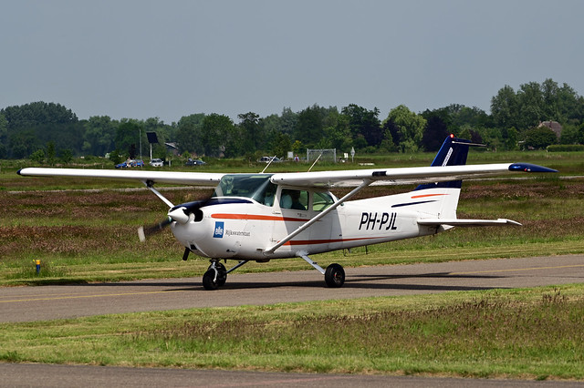 PH-PJL Cessna 172P cn 172-75586 Sky Service Netherlands [Rijkswaterstaat] 220604 Teuge 1001