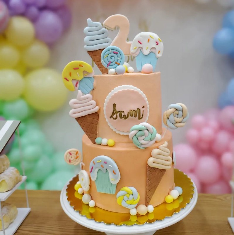 Cake by LunaMia Sweets