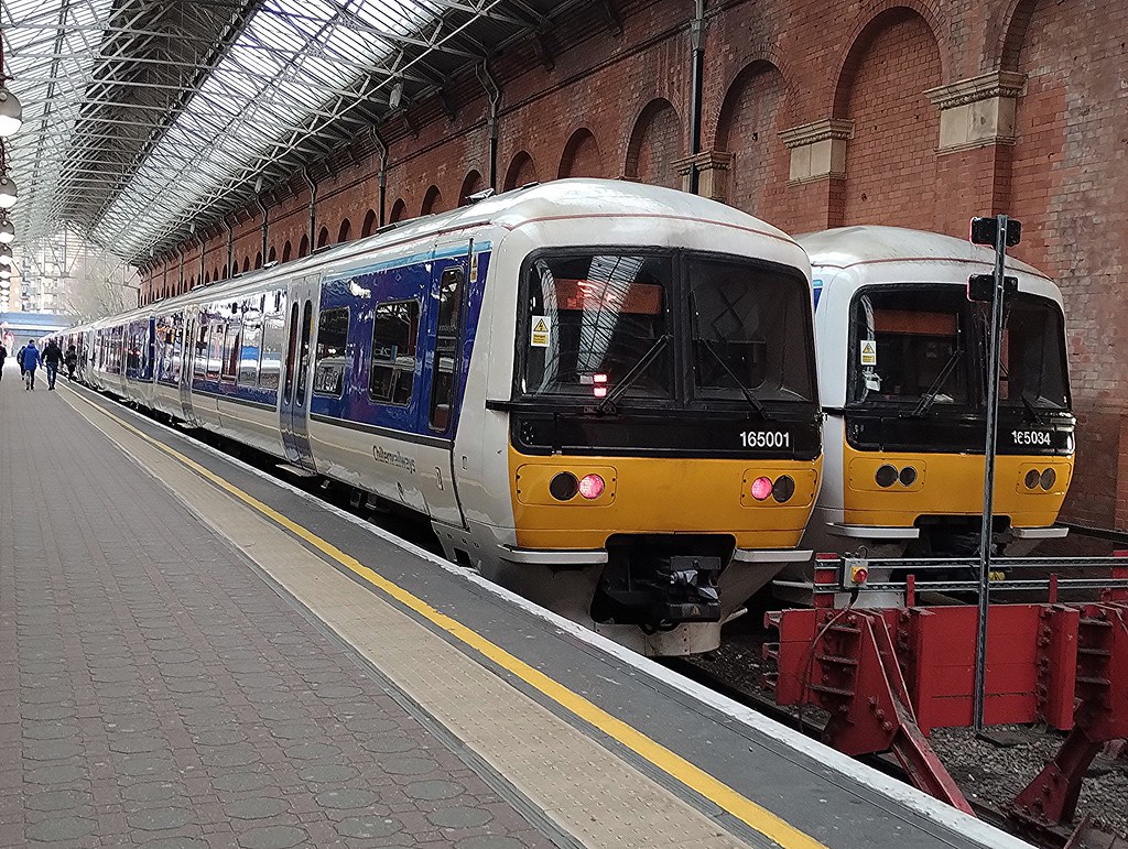 Class 165s 165001 &165034 Chiltern Railways Marylebone Sta… | Flickr