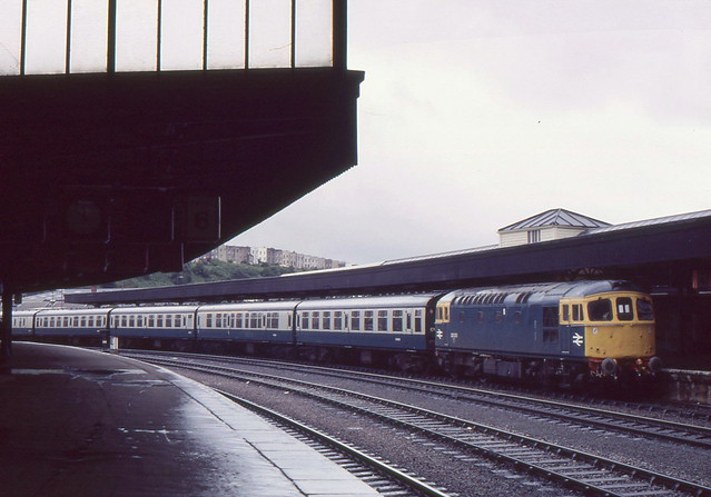 33020 is seen at Bristol Temple Meads on 19 July 1985.