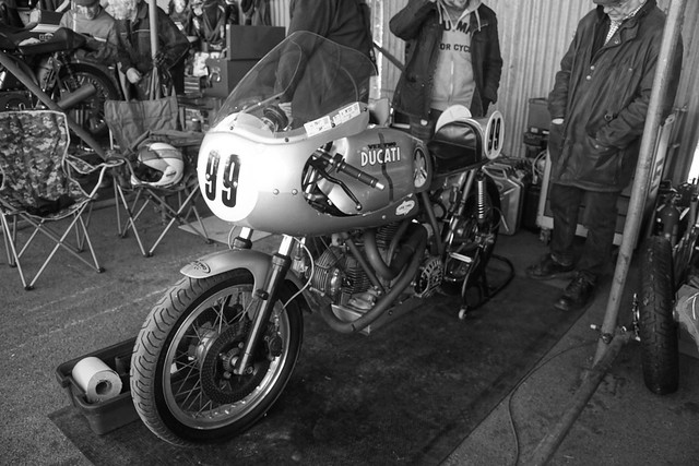 Ducati 750SS 1972, Formula 750, Sheene and Hailwood Trophy, 79th Members' Meeting, Goodwood Motor Circuit, Claypit Lane, Chichester, West Sussex, PO18 0PH (2)