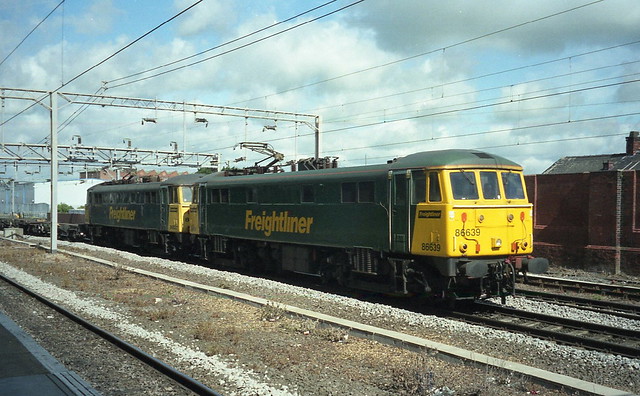 Freightliner Class 86/6s 86639 & 86627 - Rugby