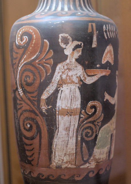 Campanian Red Figure bail-amphora with two female figures, 2