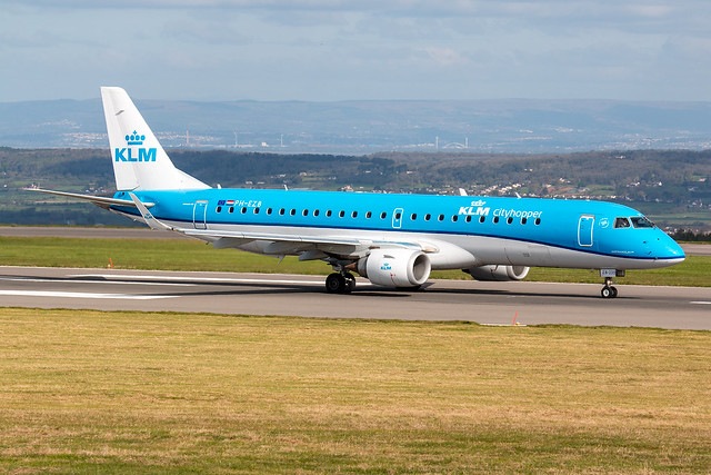 KLM Cityhopper Embreaer 190 PH-EZB