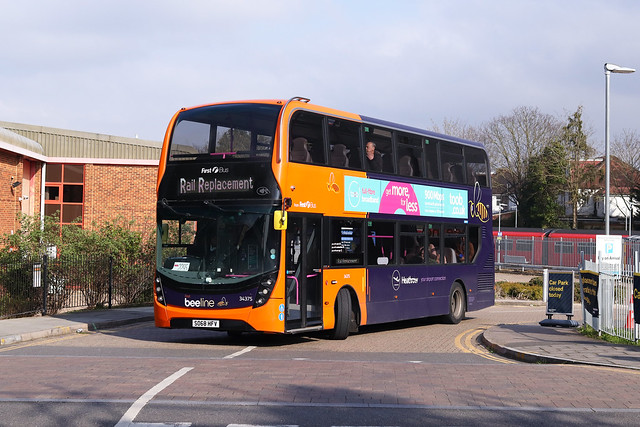 SWR Rail Replacement, First Berkshire, 34375, SO68HFV