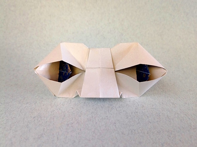 Mask with movable eyes - Eric Kenneway