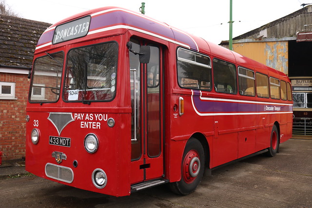 Doncaster Transport: 33 433MDT Leyland Tiger Cub/Roe - a photo on ...