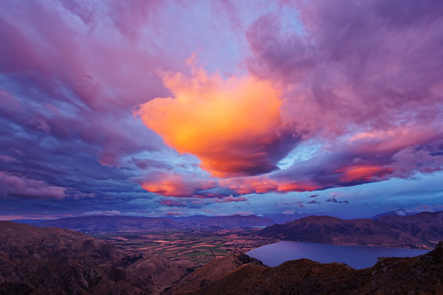 20240224-03-Dramatic sunrise from Breast Hill by Roger T Wong, 2024 breasthilltrack lakehawea nz newzealand rogertwong selp1020g sony1020mmf4 sonya6600 sonyalpha66