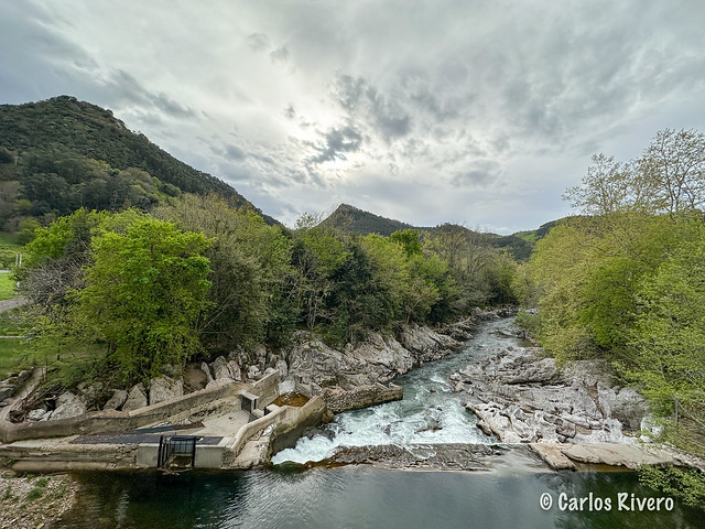 Senda de los Pescadores, Río Pas, Puente Viesgo,  Cantabria.