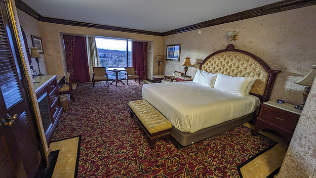 Tuscany King Suite - Peppermill - Reno, Nevada