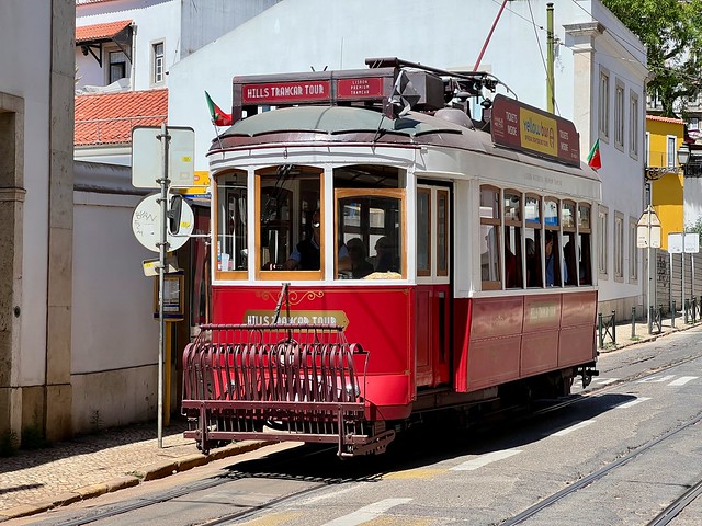 Carristur tram no.9 in Rua das Escolas Gerais