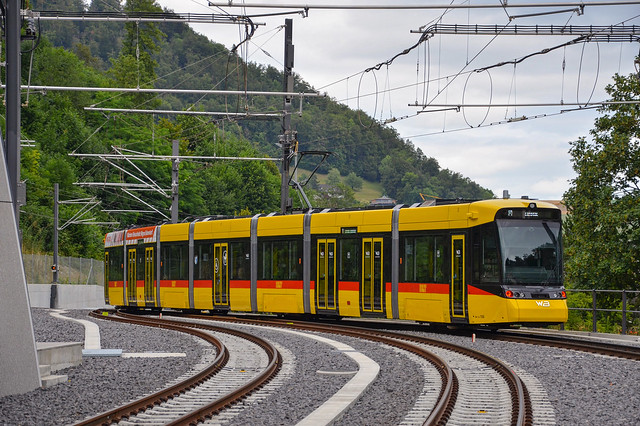 Waldenburg : Mis en service en décembre dernier, les nouveaux Tramlink de Stadler arpentent la ligne rénovée du Waldenburgerbahn. (16.07.2023)