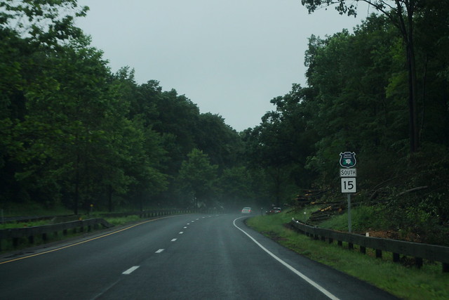 CT15 Merritt Parkway Signs at Curve Near Round Hill