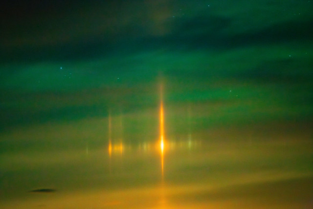 Raketa vrakk northern lights and light pillars