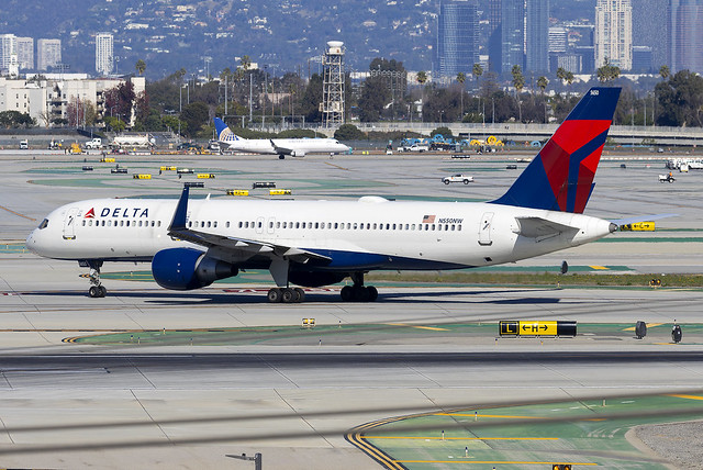 Delta Air Lines Boeing 757-200 N550NW at Los Angeles Airport LAX/KLAX