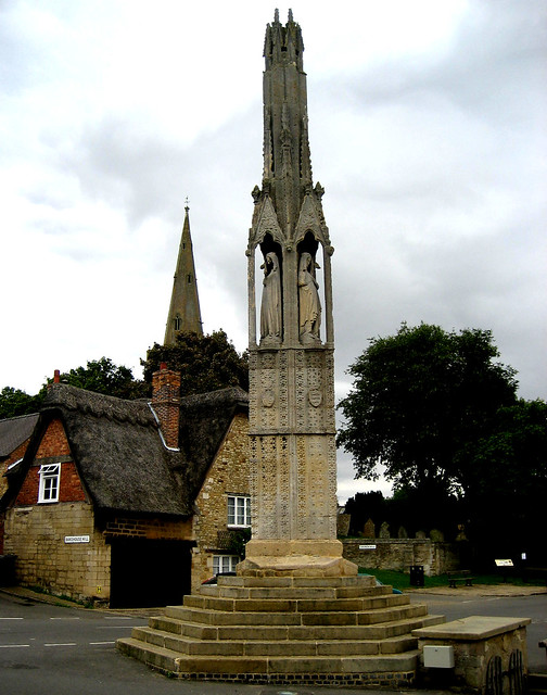 [131213] Geddington : Eleanor Cross