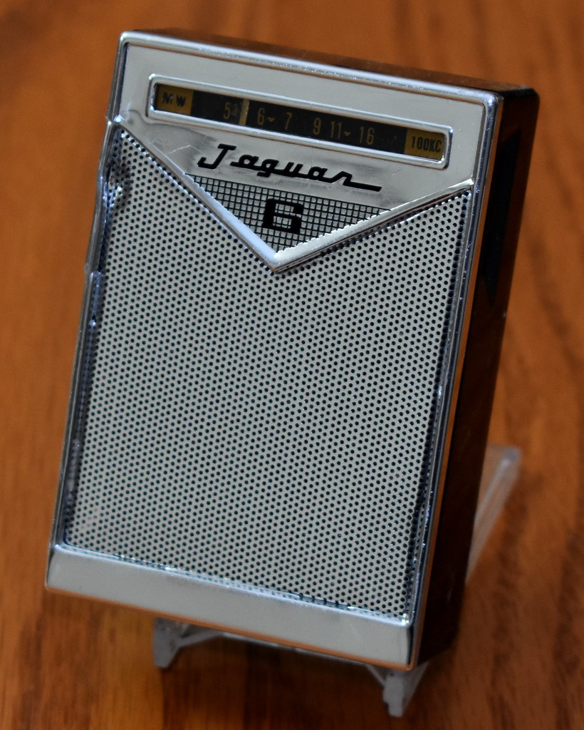 Vintage Jaguar Transistor Radio, Model 6T-621, AM Band, 6 Transistors, Made In Japan, Circa 1962