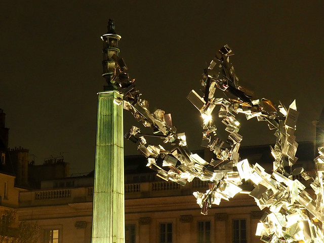 Sculpture  moderne à Paris L'arbre aux mille voix par Daniel Hourde