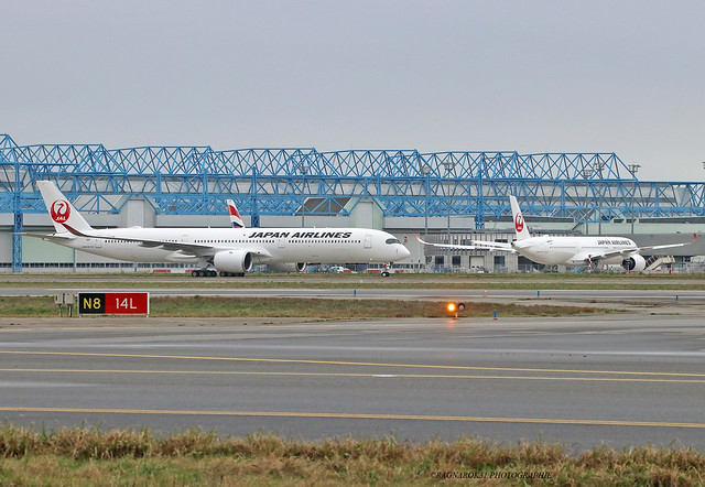 A350-1000_JapanAirlines_F-WZNV-003_cn0628