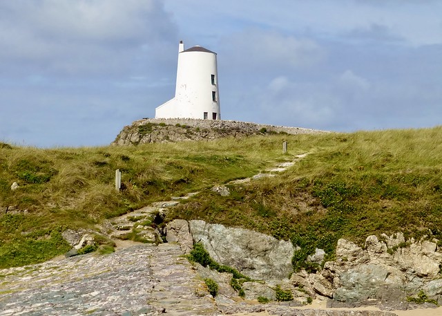 Tŵr Mawr Lighthouse l