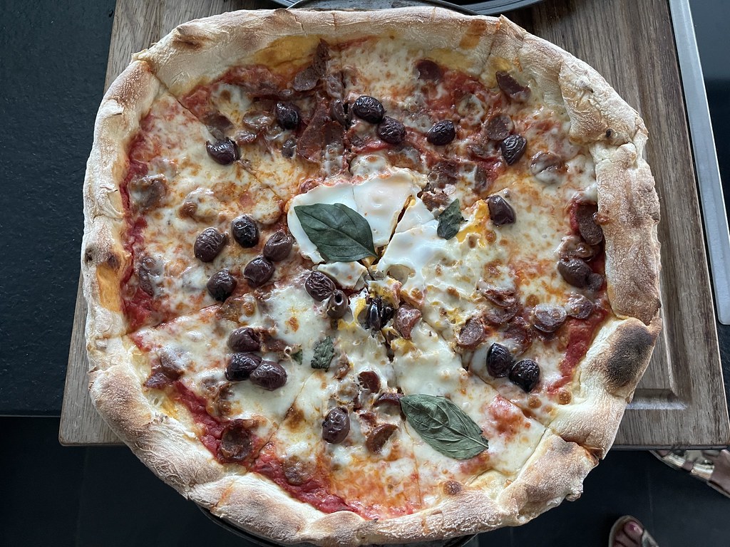 Pizza, Lopiz, Chailly sur Montreux, Switzerland