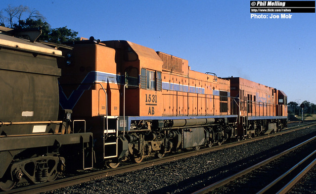 J5321 P2016 AB1531 grain train Toodyay West on 13 October 2000