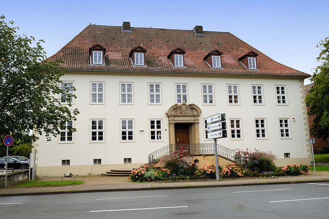 7896 Ehemaliges Amtsgericht, jetzt Verwaltung - Fotos von Fallersleben, Stadtteil von Wolfsburg in Niedersachsen.