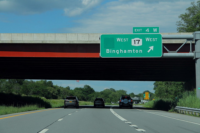I-84 East - Exit 4W - NY17 West