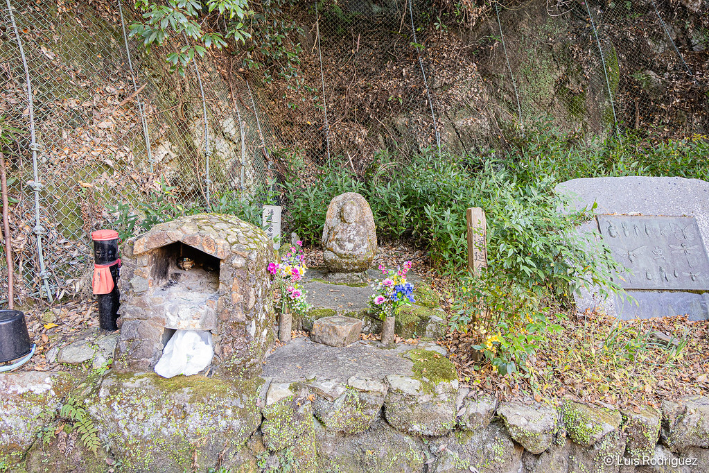 Estatua de piedra de Takimichi Enmei Amida Nyorai